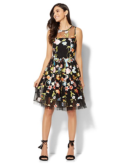 Ny company dresses Shop Women's New York & Company size M Midi at a discounted price at Poshmark. Description: Beatiful and chic!. Sold by itzeluca. Fast delivery, full service customer support.