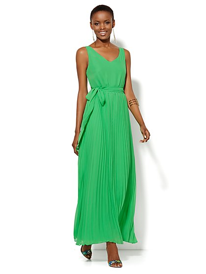 Pleated-Maxi-Dress-_06140562_275.jpg