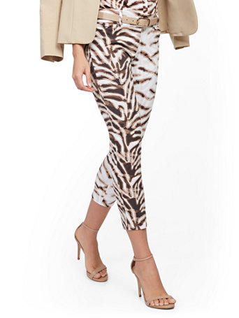 slim leg capri pants