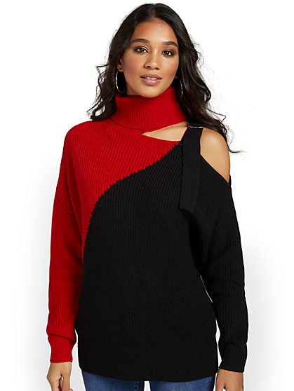 Asymmetric Colorblock Pullover Sweater - New York & Company