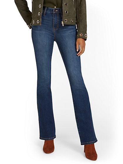 High-Waisted Curvy Essential Bootcut Jeans - Foxy Blue Wash - New York & Company