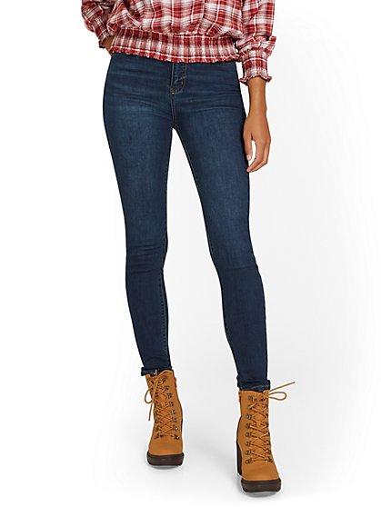 High-Waisted Curvy Essential Skinny Jeans - Moonlight Blue Wash - New York & Company
