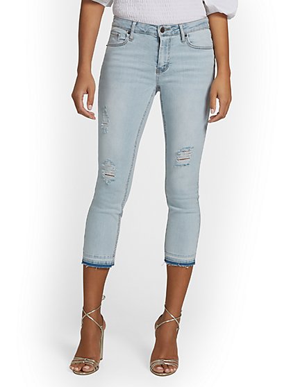 Lexi Mid-Rise Super-Skinny Capri Jeans - Light Wash - New York & Company
