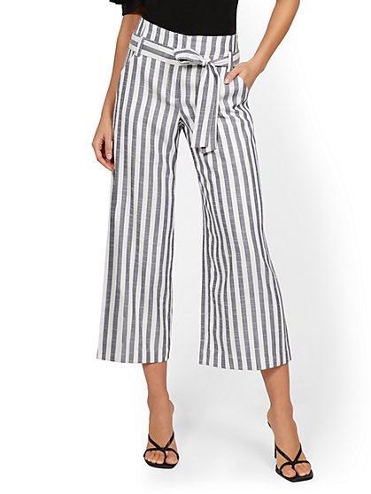 wide legged capri pants