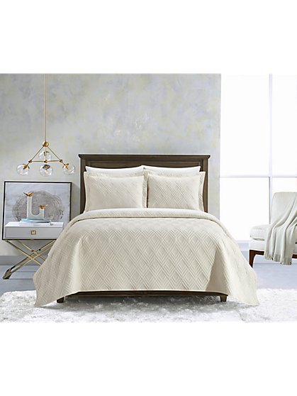 Marling King-Size 3-Piece Quilt Set - NY&C Home - New York & Company