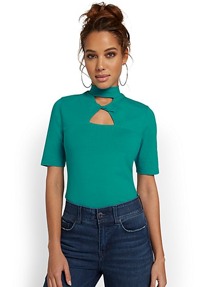 Mock-Neck Cut-Out City Tee - New York & Company