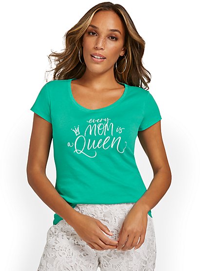 Mom Queen Graphic Tee - New York & Company