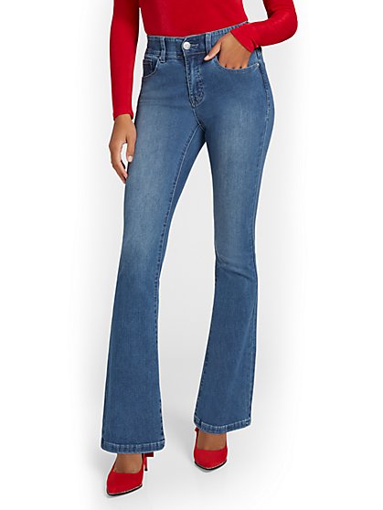 Mya Curvy High-Waisted Barely Bootcut Jeans - Light Wash - New York & Company
