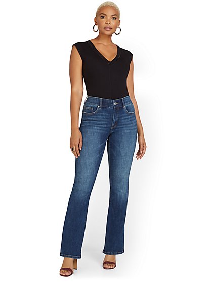 Mya Curvy High-Waisted Bootcut Jeans - Medium Wash - New York & Company