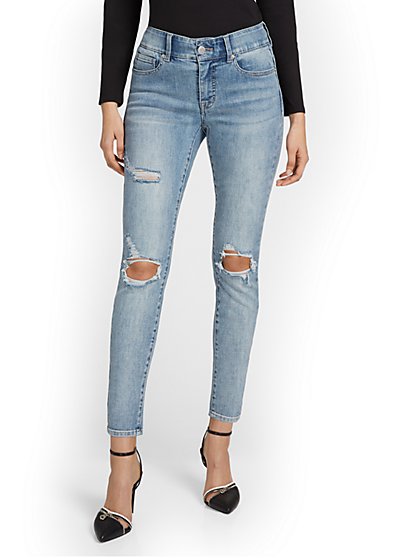 Mya Curvy High-Waisted Sculpting No-Gap Distressed Ankle Jeans - New York & Company