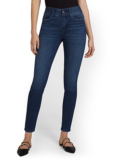 Mya Curvy Ultra High-Waisted Super-Skinny Boost Jeans - Hamilton Wash - New York & Company