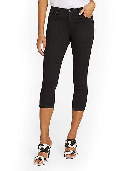Perfect Fit Mid-Rise Capri Jeans - Black - New York & Company