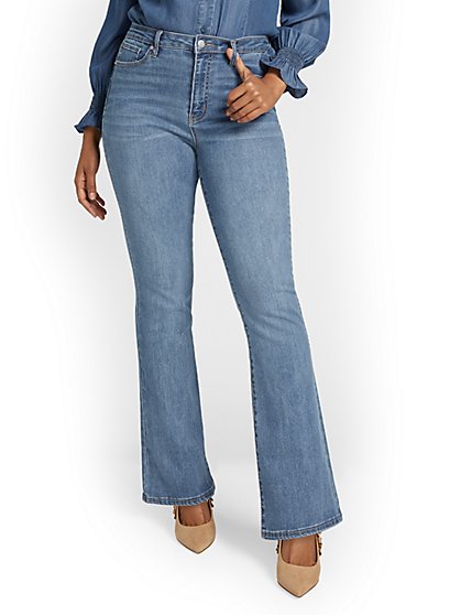 Perfect Fit Ultra High-Waisted Bootcut Jeans - Light Wash - New York & Company
