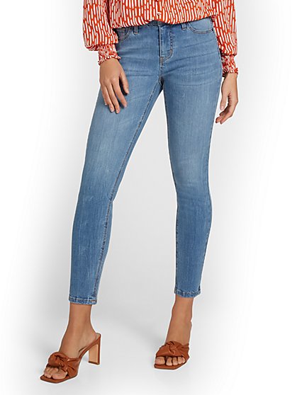 Petite Lexi Mid-Rise Super-Skinny Ankle Jeans - Medium Blue Wash - New York & Company