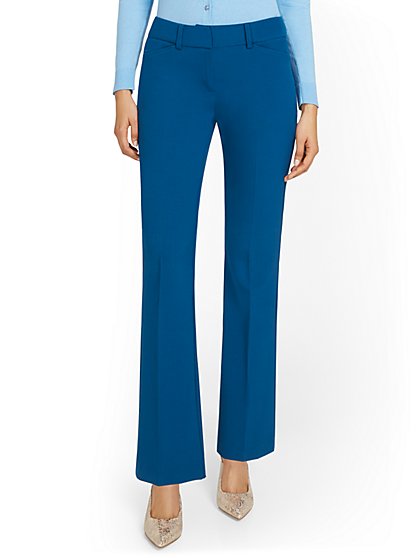 Petite Mid-Rise Modern Fit Bootcut Pant - Essential Stretch - New York & Company