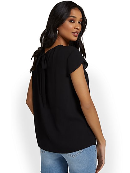 Pleated Keyhole Cut-Out Top - New York & Company