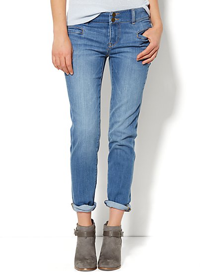 Women's Denim Jeans: Dark, Blue & Light Wash - New York & Company