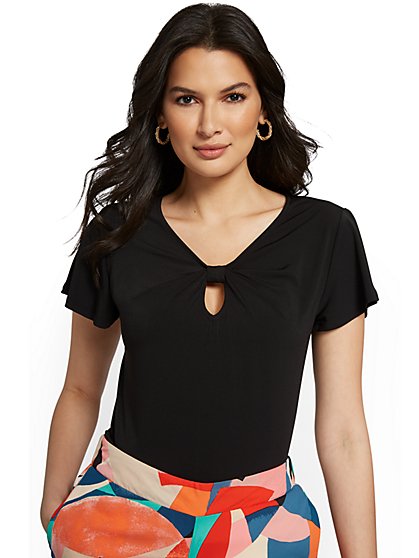 Twisted Keyhole Cut-Out Knit Top - New York & Company